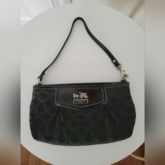 COACH wrist clutch black with purple interior - Picture 5 of 5